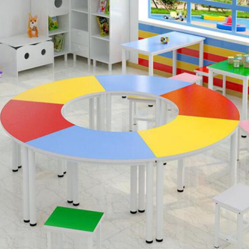 UC-A4003 Mesa arqueada colorida para jardín de infantes