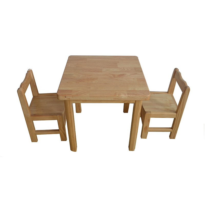 Escritorios y sillas de madera maciza