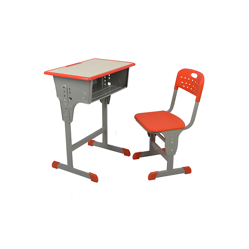 Escritorio de la escuela naranja y silla