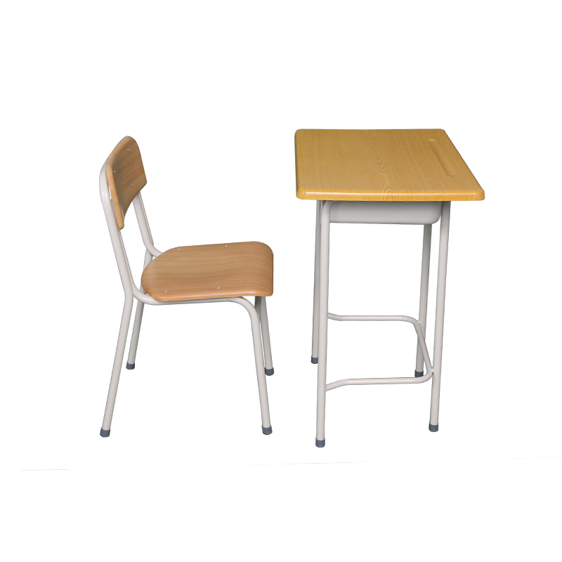 Set de escritorio y silla de madera simple